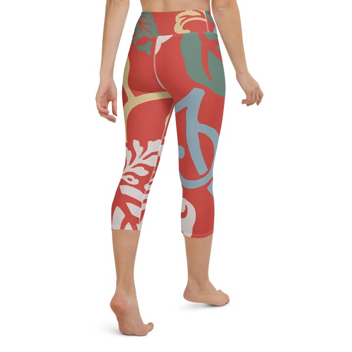 Japanese Vintage Floral Capri Yoga Leggings product image (2)