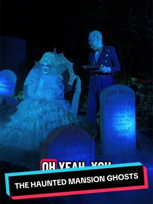 Pose number 18 apparently 😅👻 #magickingdom #mickeysnotsoscaryhalloweenparty #disney #halloween #hauntedmansion 