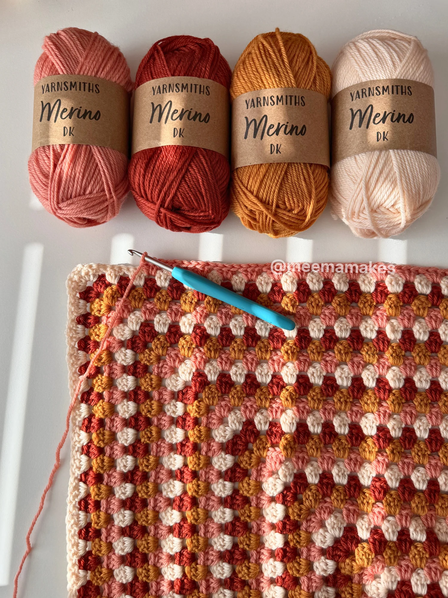 Granny Love Shawl product image (4)