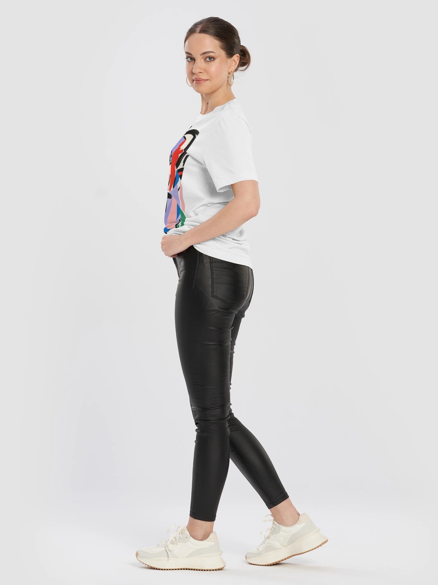 Modern Muse – Abstract Cubist Art T-Shirt product image (12)