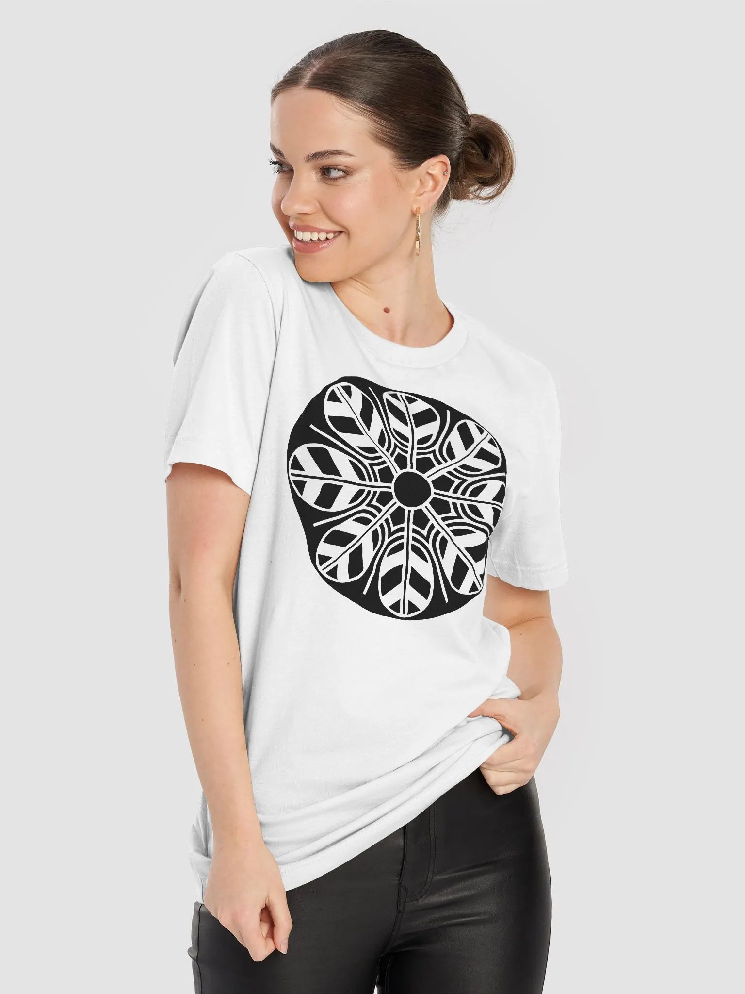 Inoue clan Mon Premium Soft Tee product image (4)