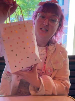 Unboxing a gift from Japan! I can't believe everything was Wish me mell, my friends know me so well ToT   #sanrio #sanriounboxing #wishmemell