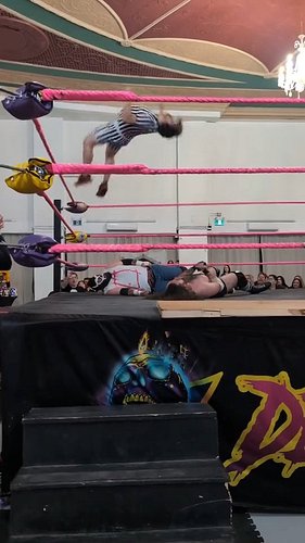 First moonsault of 2025 since retiring..... what a naughty ref/commissioner I am.
(In my defense the dude headbutted me)

📸 @...