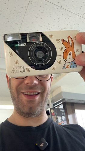 Taking cameras, bikes, travel, fruit, the new store and death threats. Always a good time. Thanks for watching.
#japancamerah...