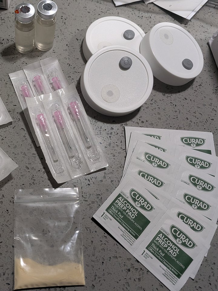 Jr. Mad Scientist Mushroom Growing Kit - Deluxe Mycology Lab product image (1)