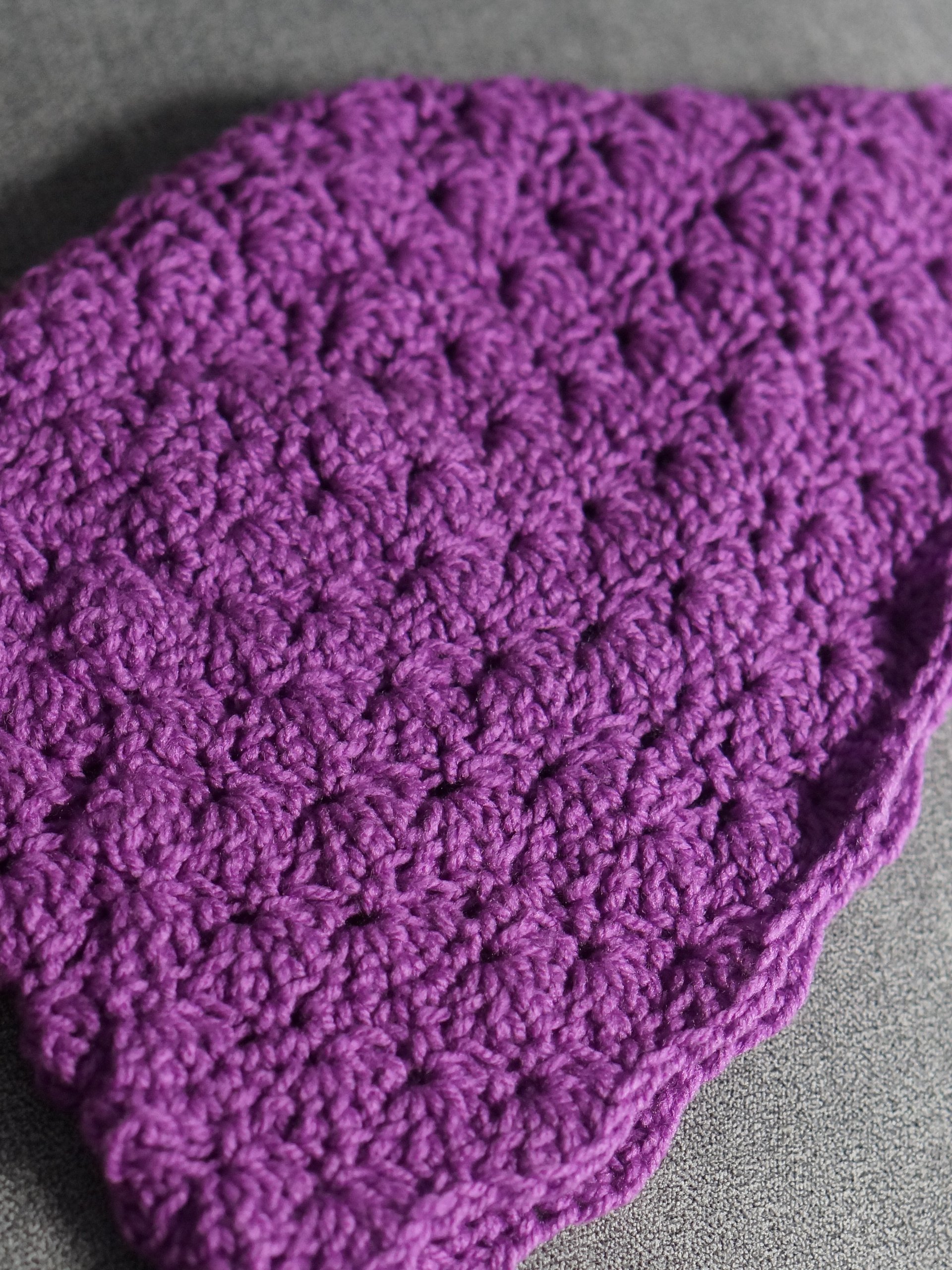 Shell stitch bucket hat crochet pattern product image (2)