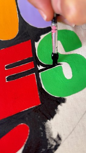 Turning a sad canvas bag into something fun!

Big lesson here: go bigger than you think… and use thinner paint 😅 (learned bot...