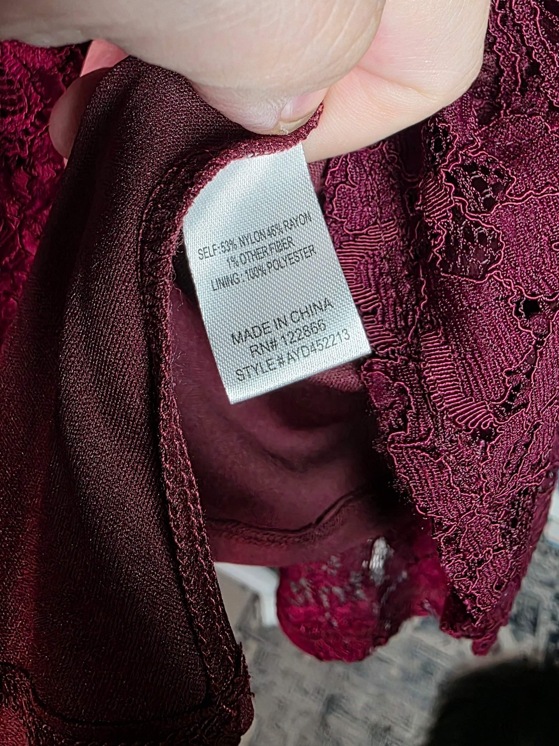 ZENZI - Size 4/5 - GENTLY USED - Maroon lace dress product image (7)