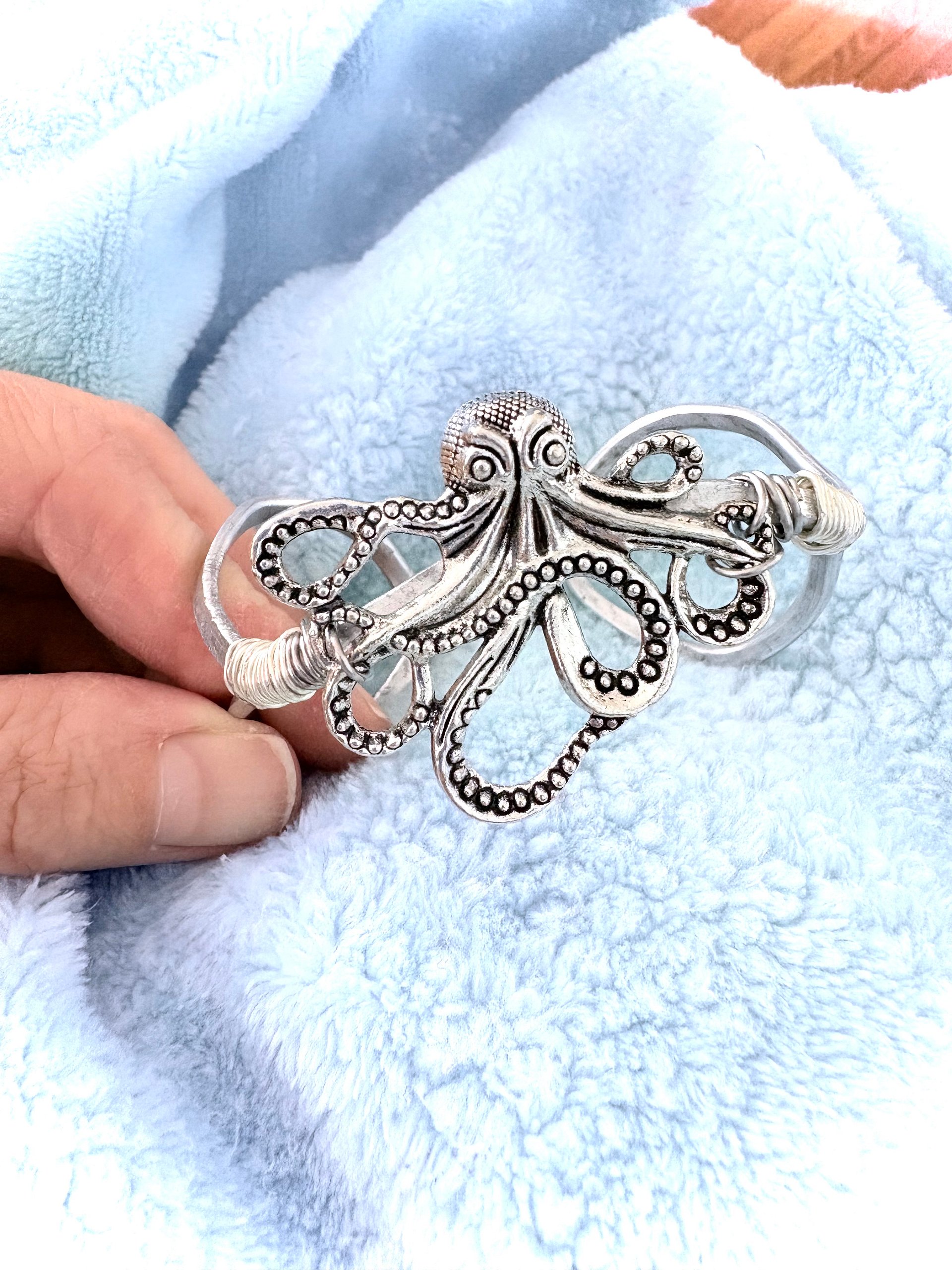 MFD-00309 | Tidal Embrace Octopus Adjustable Bracelet product image (5)