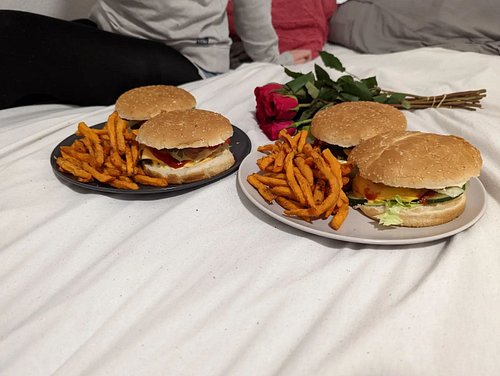 #shotonpixel #teampixel #food #foodporn #burger #burgers #pixel6pro #pixel6prophotography #photography #googlepixel6series #g...
