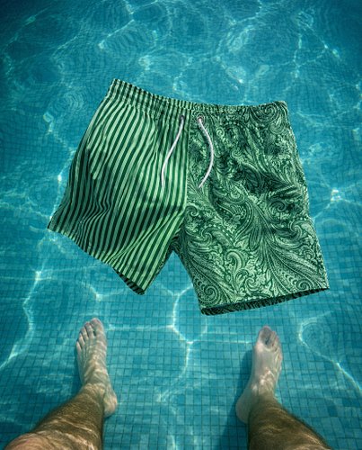 I came to Marbella for three days...
It's been two weeks. 🌊☀️🌴

My Seaweed Green Paisley & Stripes Swim Trunks understood the...