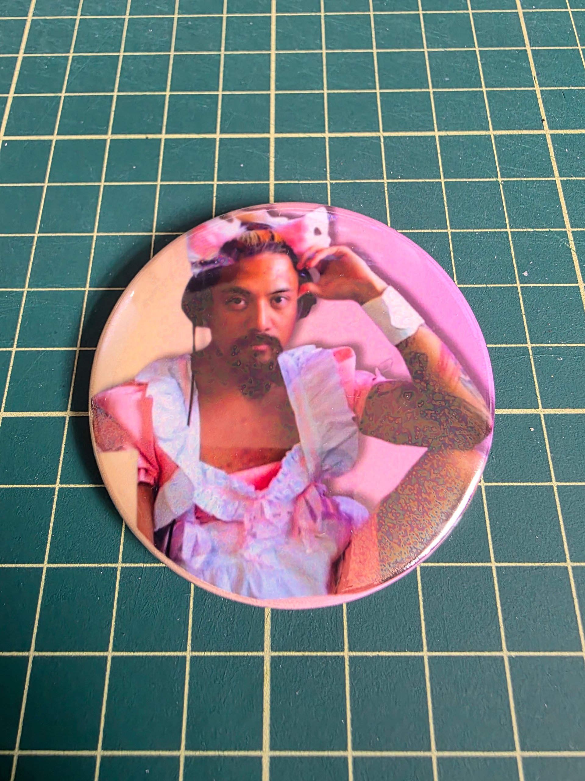 Maid - Button product image (1)