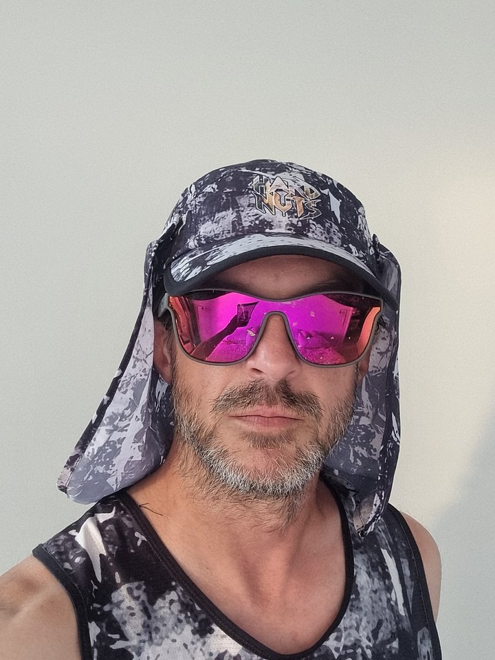 Hard Nuts Ultra running cap product image (2)
