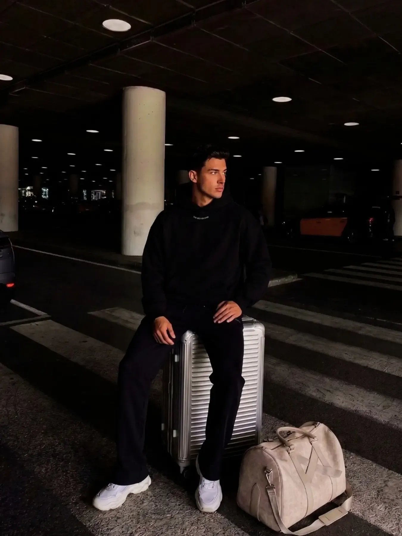 THE ATHLETE HEAVYWEIGHT HOODIE product image (5)