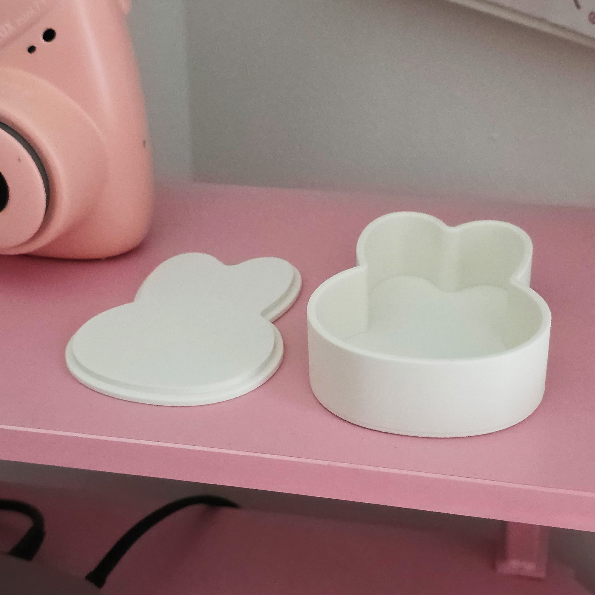 Holographic Bunny Trinket Box – Cute Desktop Storage & Jewelry Organizer product image (6)