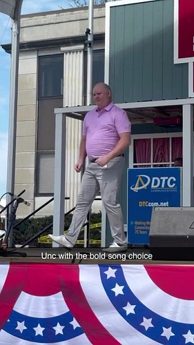 (SOUND UP) hope they wutnt no kids in the audience baby 😳 

Audio: “POP DAT THANG” by DaBaby (@dababy)

Video: @danceappalachia