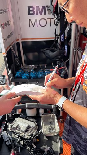 レース開始から約1時間半、エンジントラブルが発生。

懸命に戦い続けてきたTeam Étoileですが、残念ながらリタイアを決断しました。

最後まで応援してくださった皆さま、本当にありがとうございました。💔

🇬🇧 ENG

Just an hou...