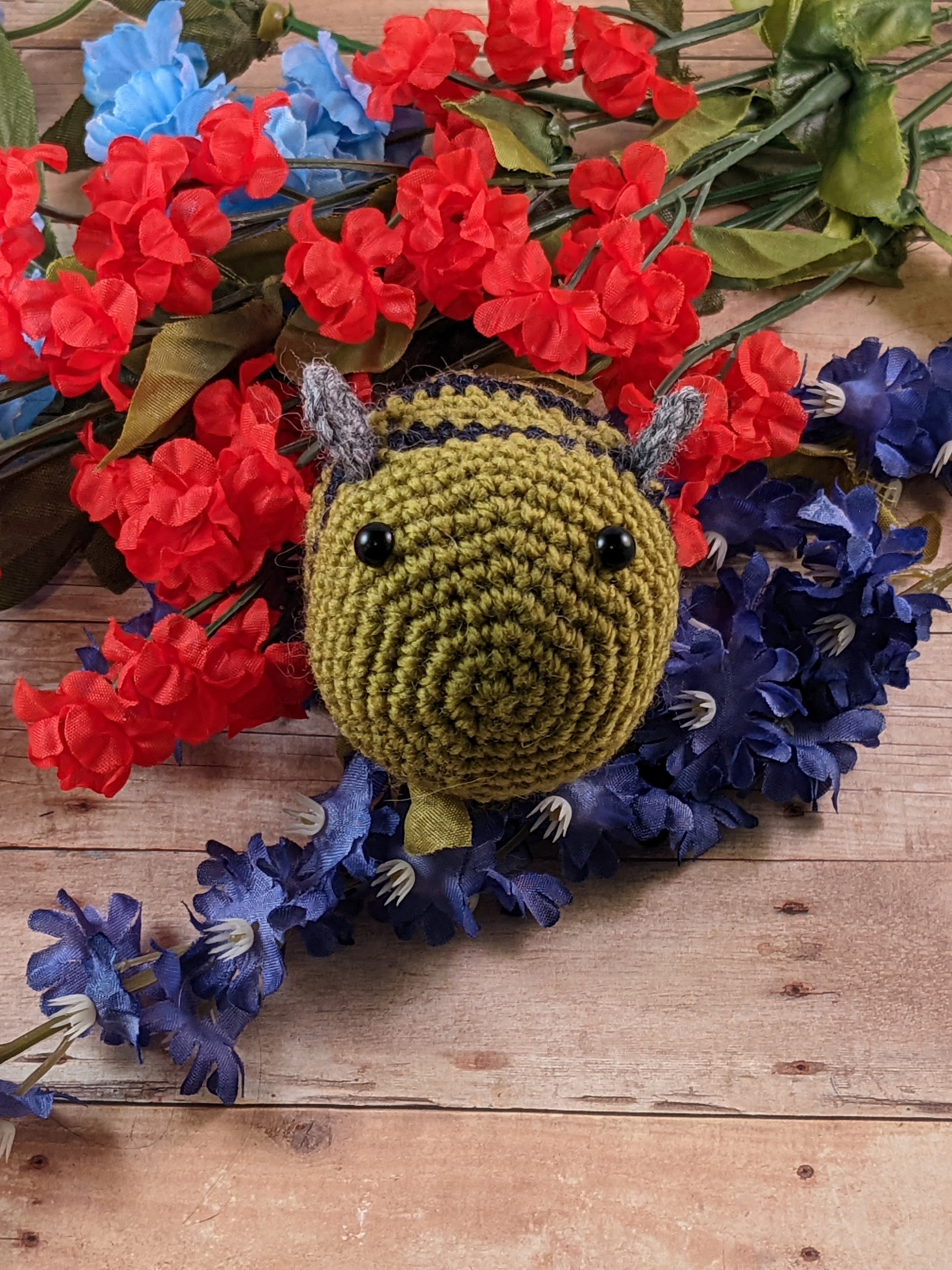 [PRE-ORDER] Monster Bee Plush product image (2)