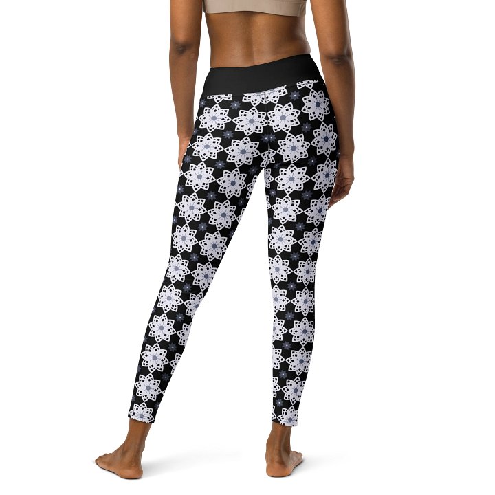 Elegant Floral Pattern High-Waisted Yoga Leggings product image (2)