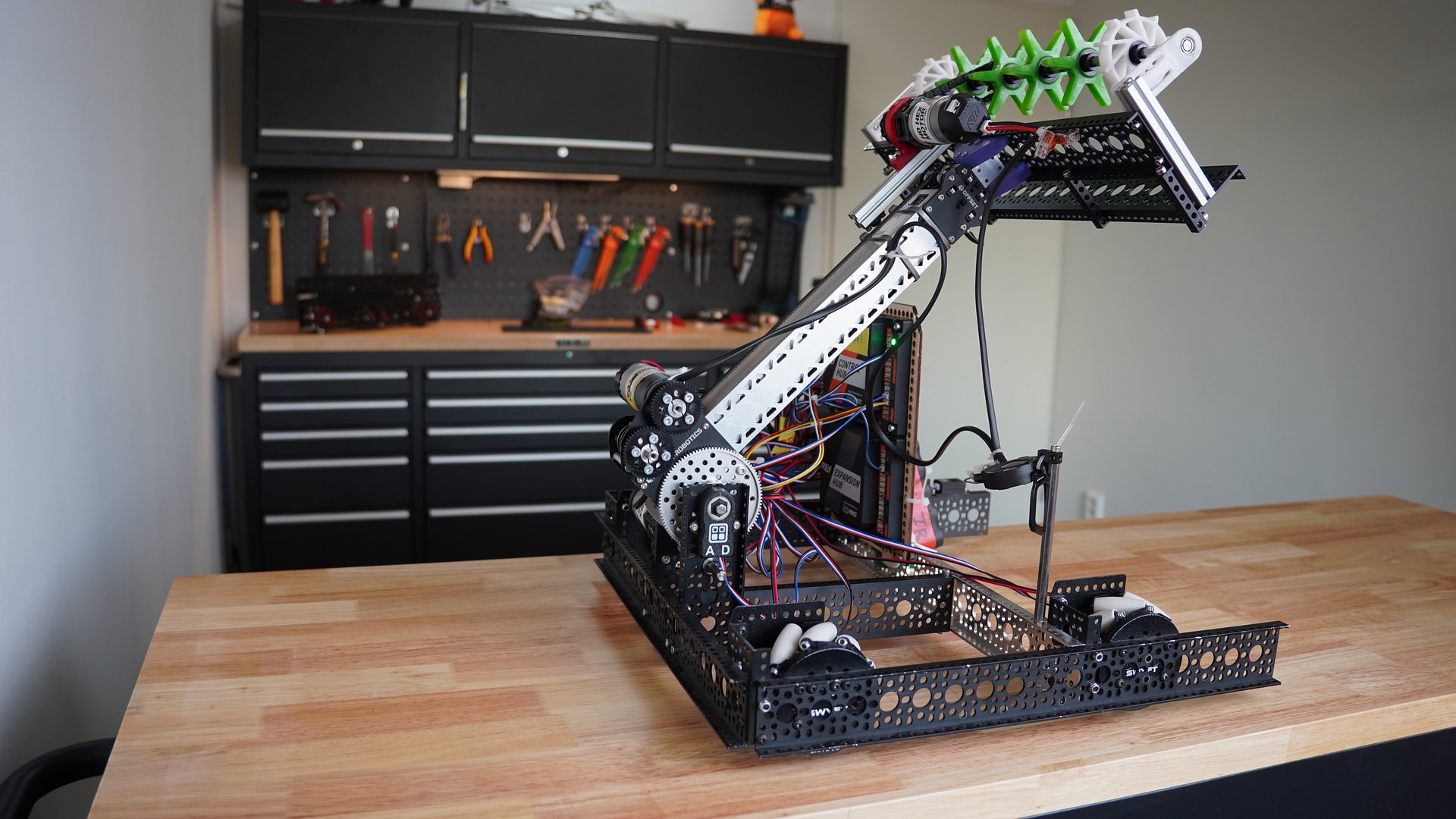 Pivoting Arm + Telescopic Elevator — Ball Collection Robot product image (3)