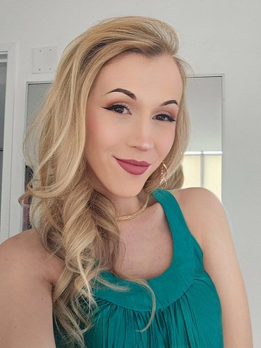 Off to a birthday dinner!! 😊