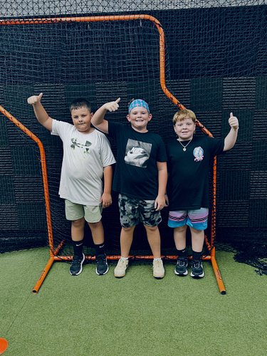 🔥Hard Work🔥

Work Wednesday!! Hitting and fielding class!! 

📣Kolbryn, Davis, Brock 

#baseball #youth #development