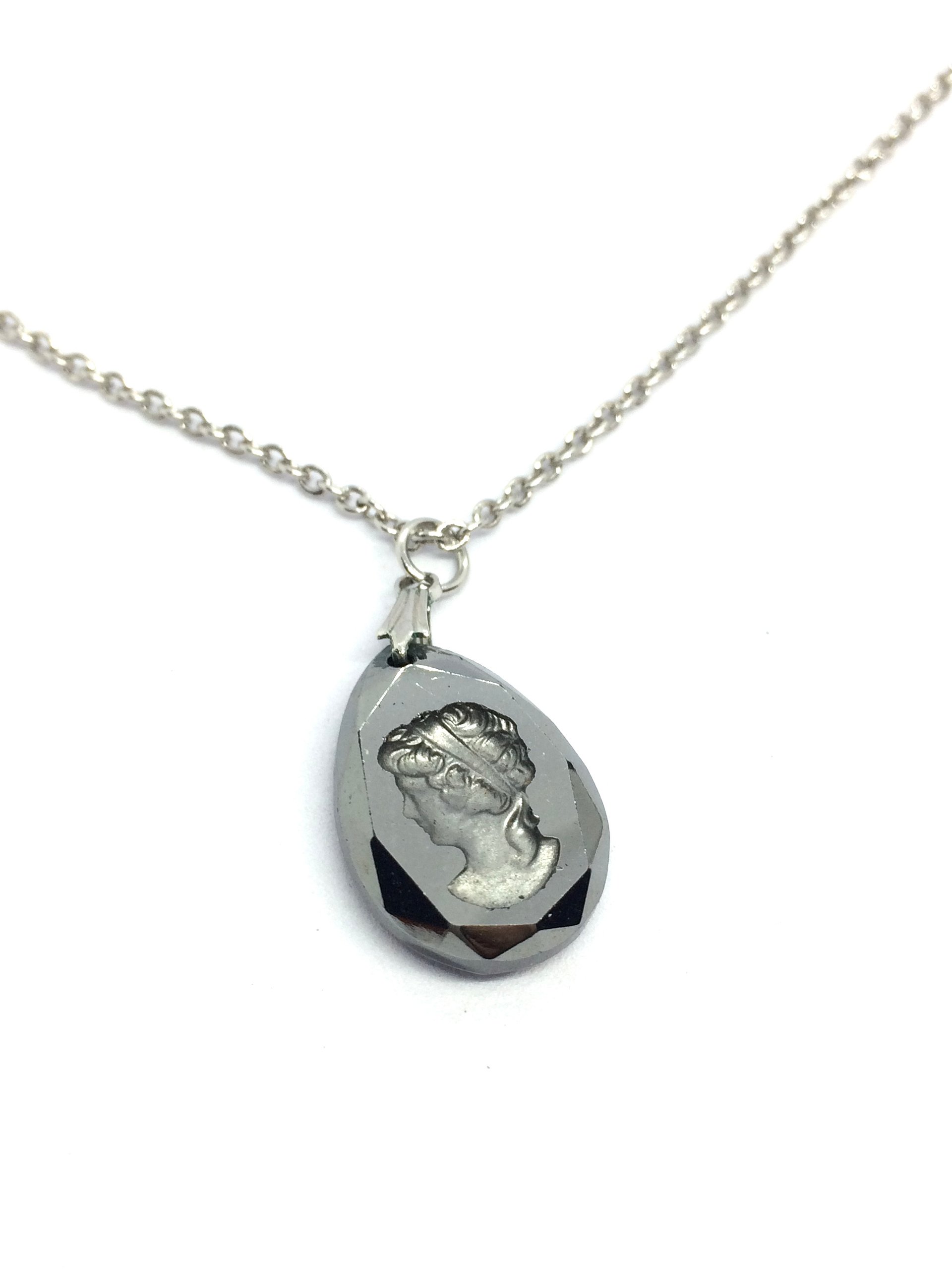 The Modern Muse Necklace product image (4)