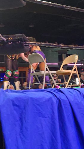 @nixi_pw said no to the chairs