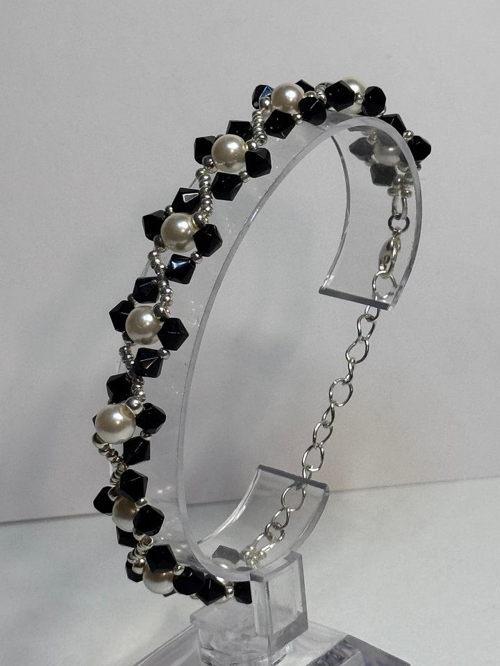 Elegant Black Crystal & Pearl Beaded Bracelet product image (2)