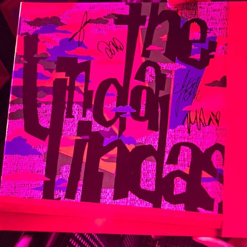 Thank you @thelindalindas for signing the album!!