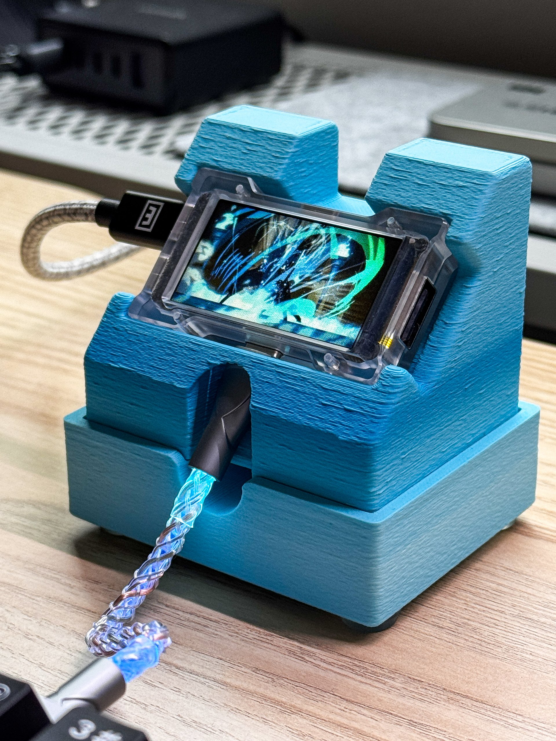 HM Lab 8K Hub Stand product image (4)