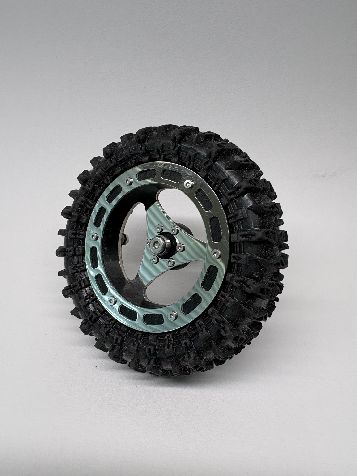 1.8" v2 Floater Wheels - "Trinity" wheel face with "Peep" floater product image (2)