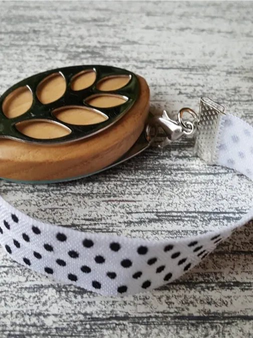 White Dot Elastic Bracelet | Handmade Accessory for Bellabeat Leaf Urban & Ivy product image (2)