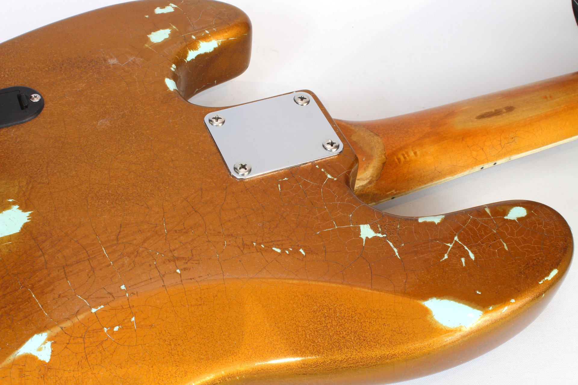 Shattered Relic Gold Top Bass – A Unique Upcycled Masterpiece product image (4)