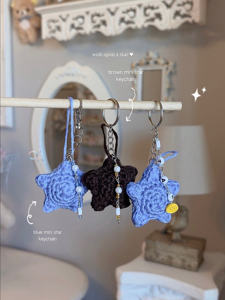 Mini starry keychain ✧ product image (1)