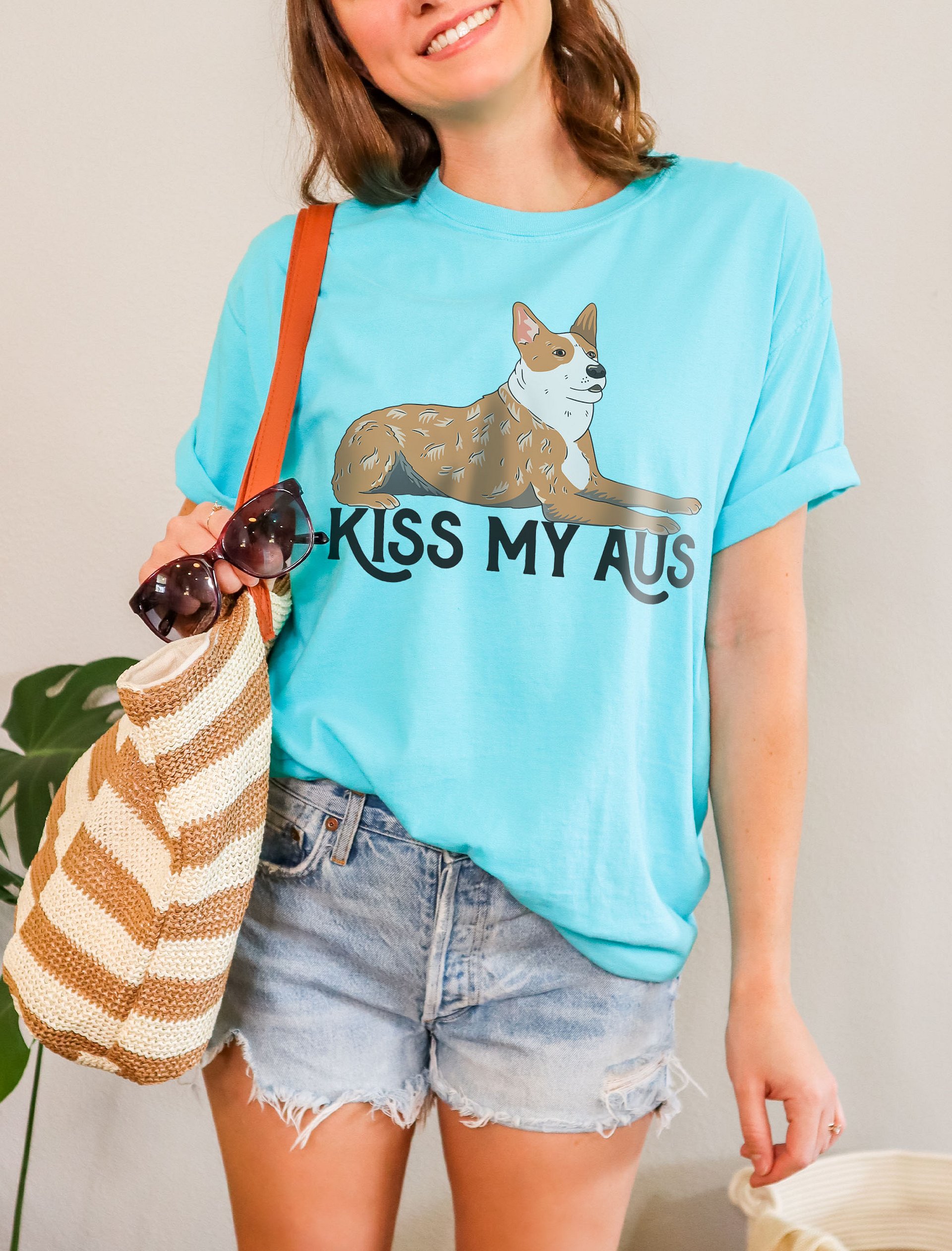 Kiss My Aus T-Shirt of an Australian Cattle Dog (2) | Funny T-Shirt for Red Heeler and Herding Dog Owners product image (2)