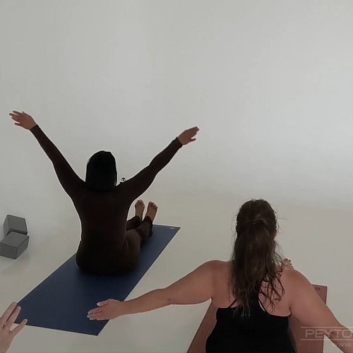 Go behind the scenes of a live, clinical training session focused on structural alignment, biomechanics, and precise tactile ...