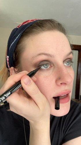 Trying out some new makeup🤗

#grwm #haul #makeuplooks #glam