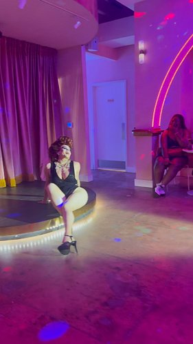Turn around, bright eyes… ✨

🎥: @dannyle520 

#dragqueen #alabamadrag #birminghamalabama #rpdr #dragrace