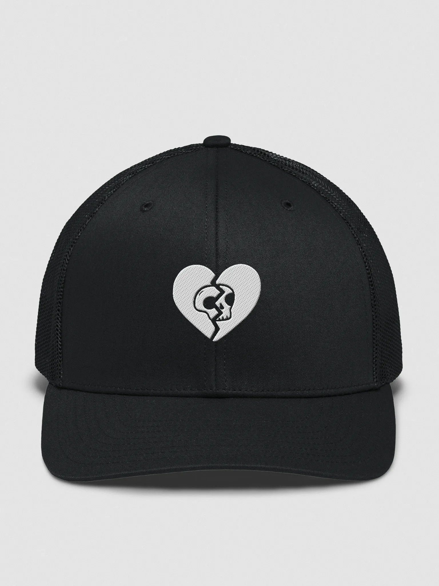 Broken heart skull hat white product image (1)