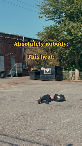 Heat index: absolutely not.

#pastrychef #chefhumor #kitchenhumor #bakinghumor #chef