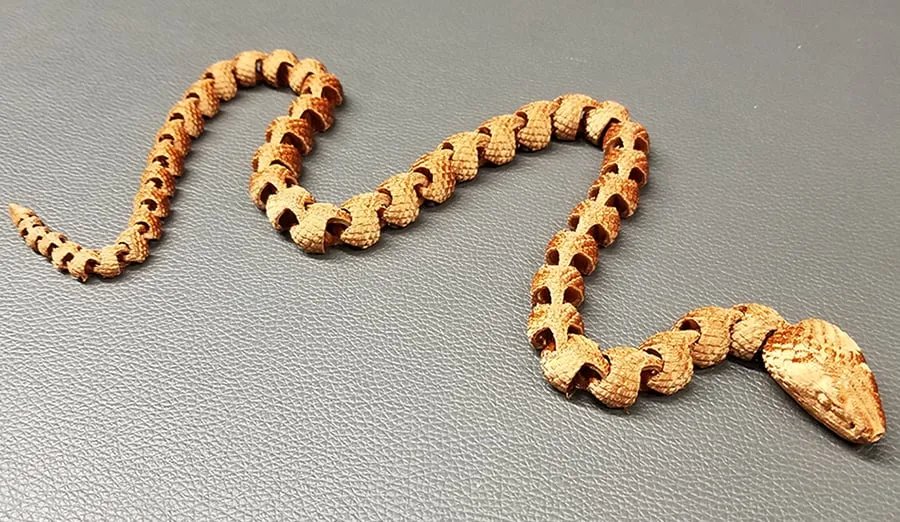 Articulated Snake with Scales product image (1)