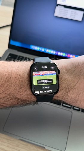 I'm watching a FIFA game on a smartwatch without internet