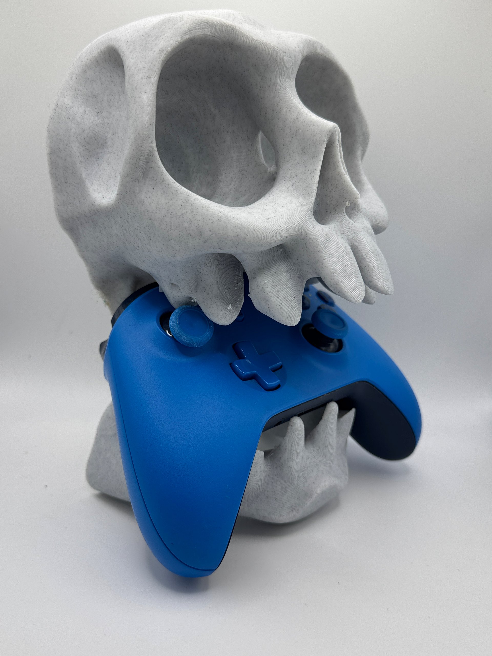 Treasure skull gamepad holder product image (4)
