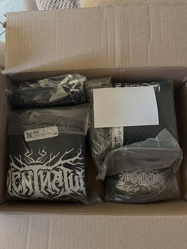 Sample unboxing day! 🤘🏽
