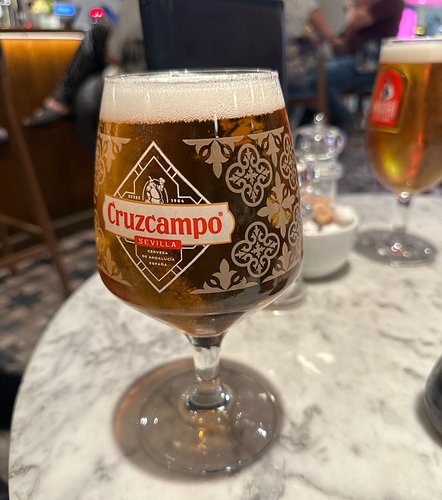 The obligatory 🍺 at a decent hour for once 🙈😂 the Carling with a ‘tash is Lisa’s 🙈😂