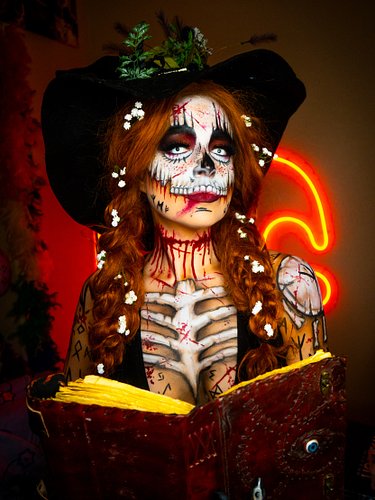 🎃DAY 1 | “WITCH PLEASE!”
#31daysofmehronhalloween #mehronmakeup @mehronmakeup 

Thought this was a fitting start for our 31 d...
