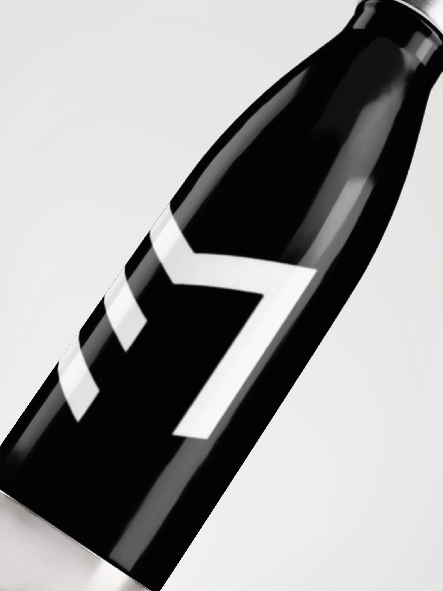 EM \\ Water Bottle product image (5)