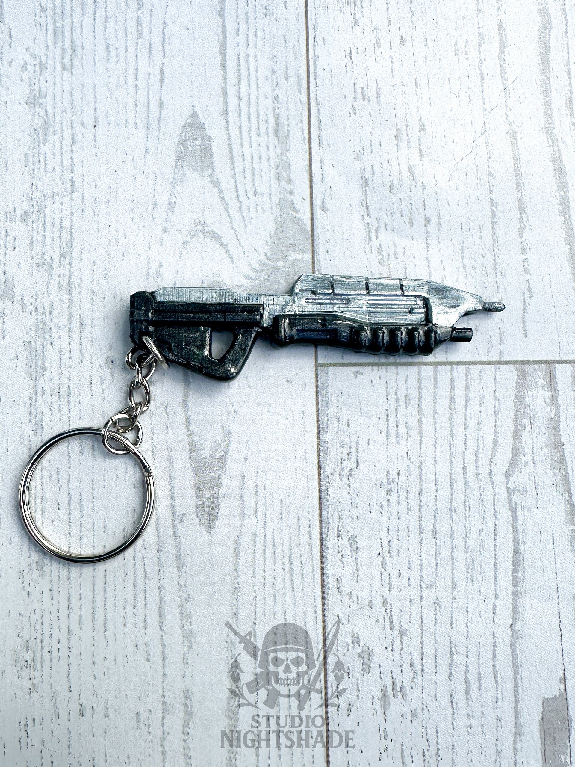 Handmade Halo Inspired Assault Rifle MA5B Keychain product image (1)