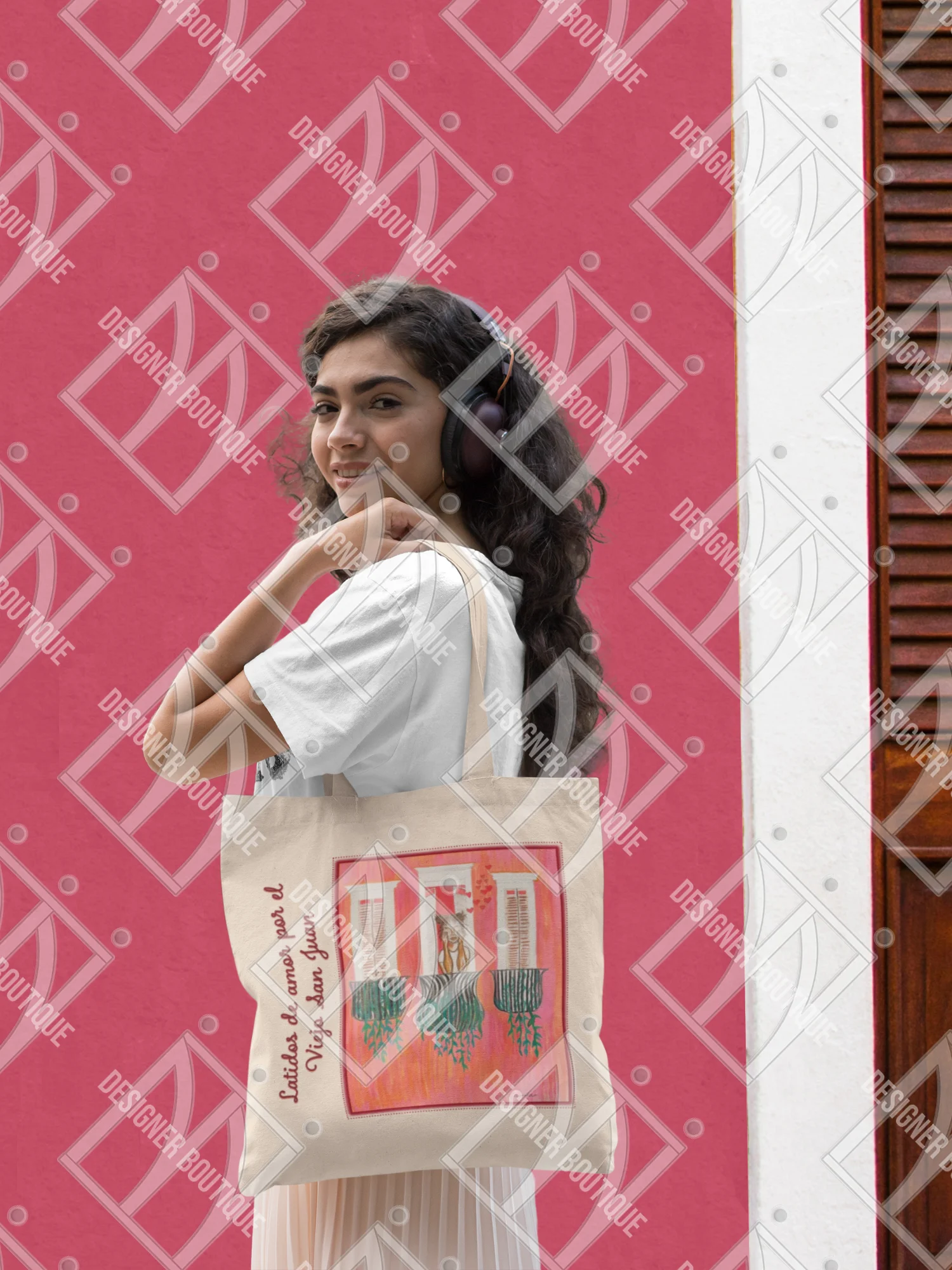 NN Designer Boutique x Camila Arraiza: Bolso de Mano (Castaña) – Latidos de Amor por el Viejo San Jua product image (3)